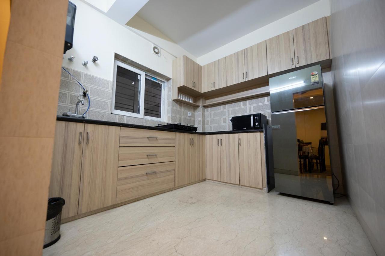 Lakeside Suites Calcutta  Esterno foto